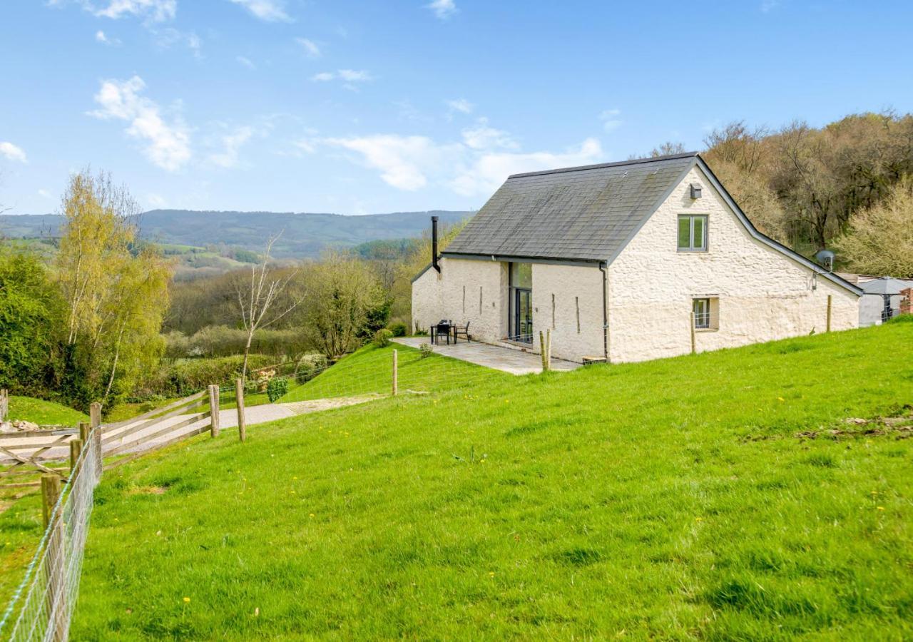 Appartement Usk Barn à Llanbadoc Extérieur photo